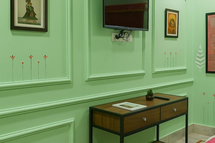 Room 53 of 85