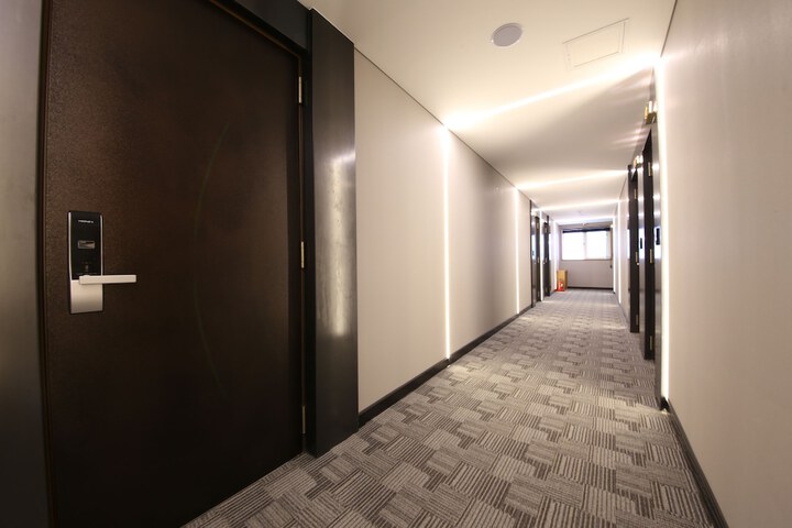 Ballroom/Hall 32 of 38