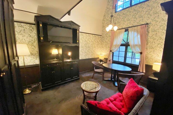 Room 9 of 121