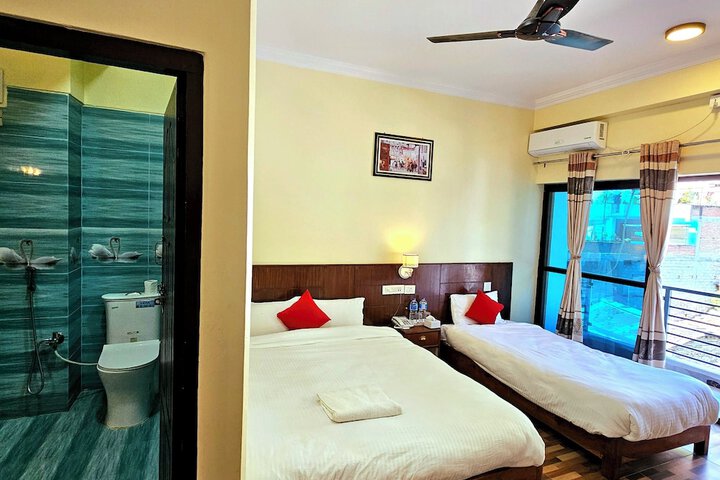 Room 9 of 31