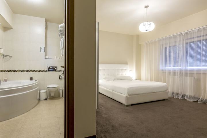 Room 39 of 108