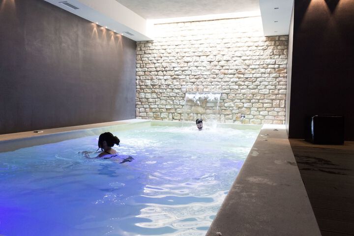 Pools & Facilities