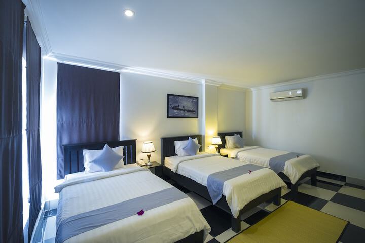 Room 32 of 47