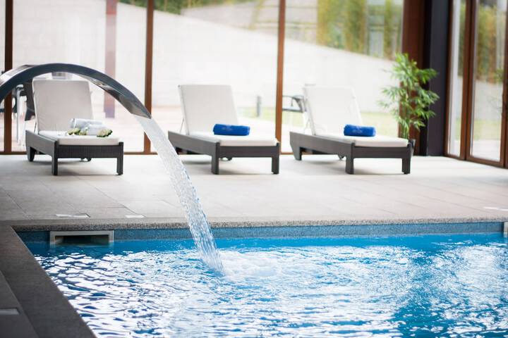 Pool 52 of 111