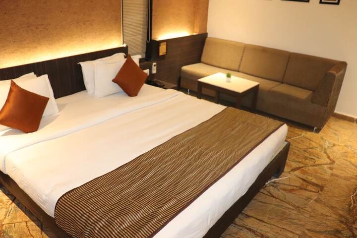 Room 3 of 11