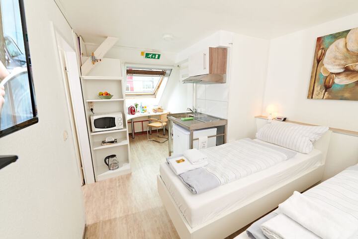 Room 2 of 48