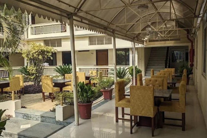 Exterior of Hotel Satkar Palace Moradabad