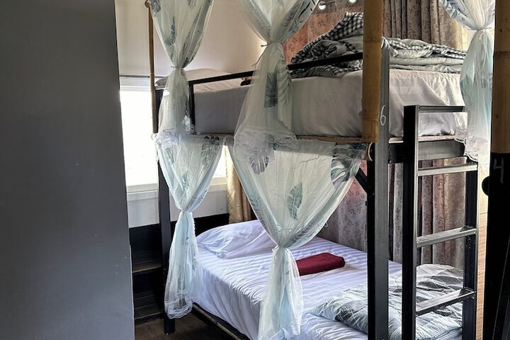 Room 14 of 37