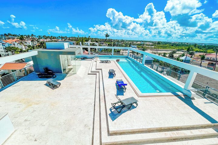 Pool 23 of 32