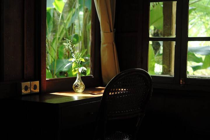 Room 16 of 106