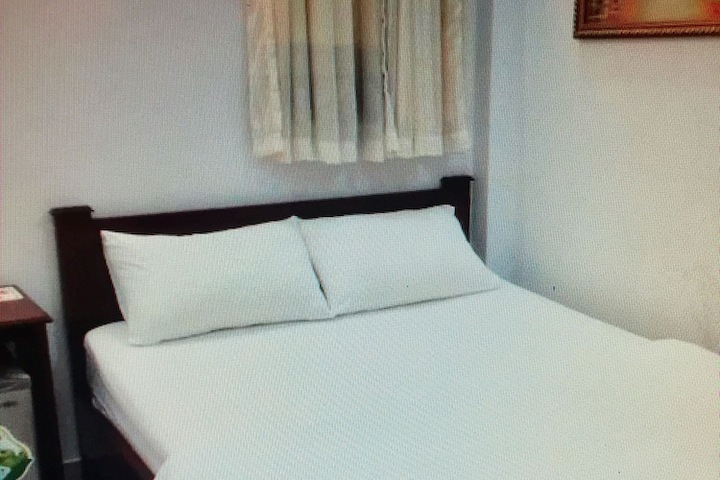 Room 6 of 45