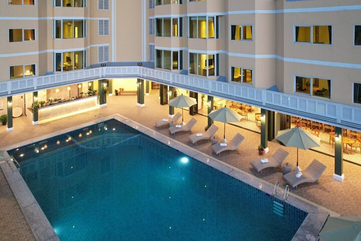 Pool 239 of 260