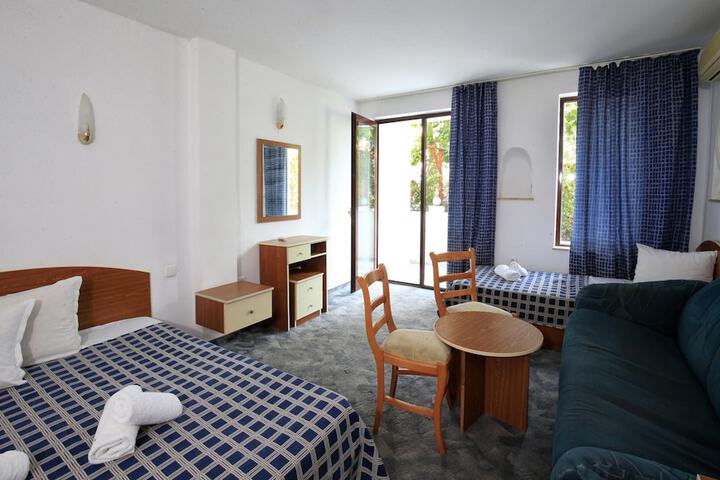 Room 9 of 35