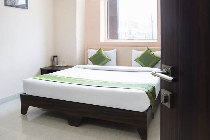 Room 11 of 23