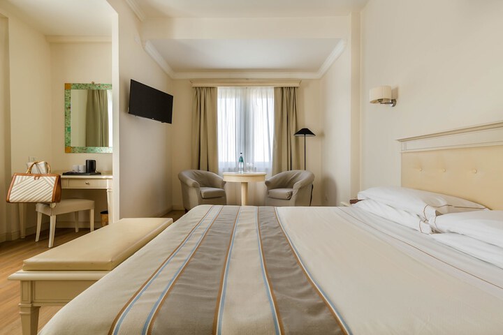 Room 75 of 254