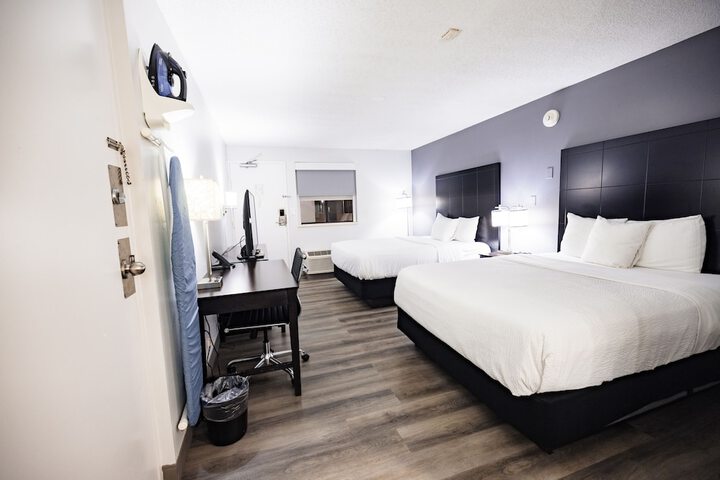 Suite Multiple Beds (9 of 10)