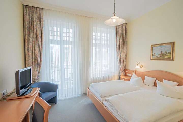 Room 5 of 71