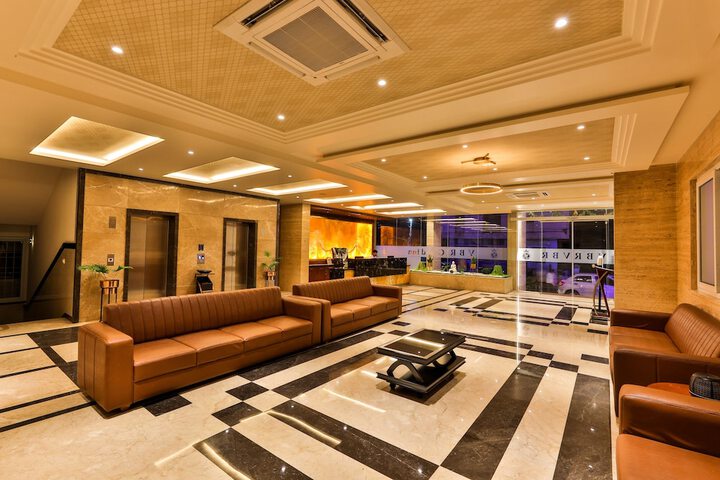 Hotel Interior 8 of 61