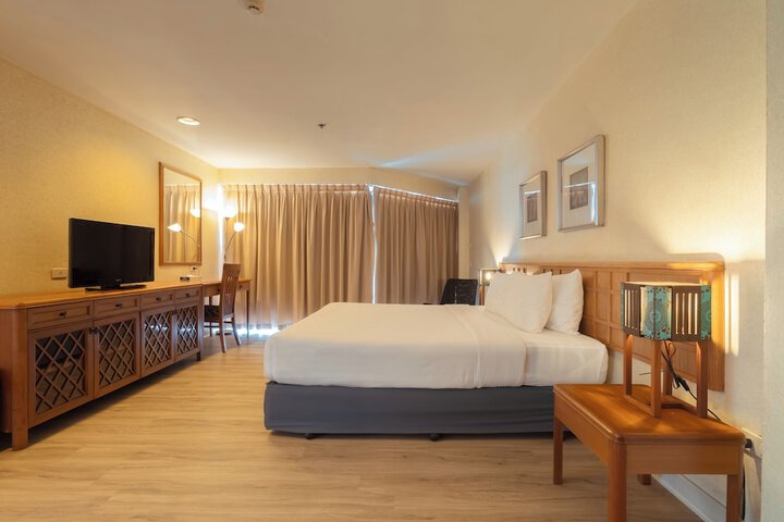 Room 7 of 73