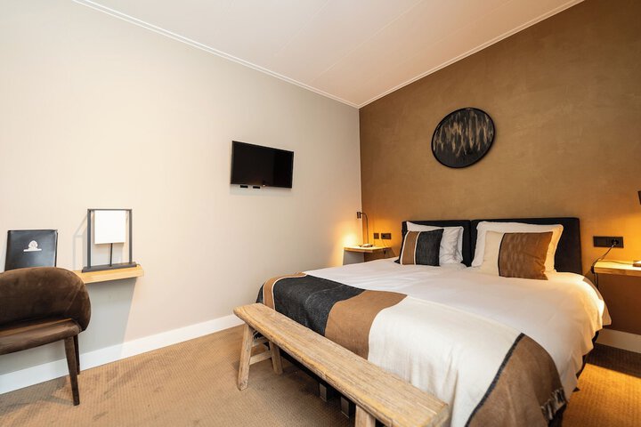 Room 15 of 34