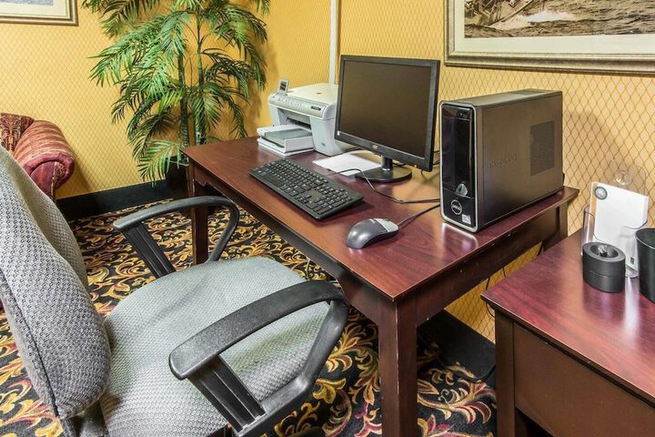 Business Center 55 of 57