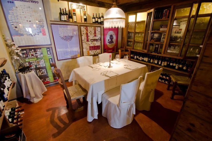 Dining 66 of 84