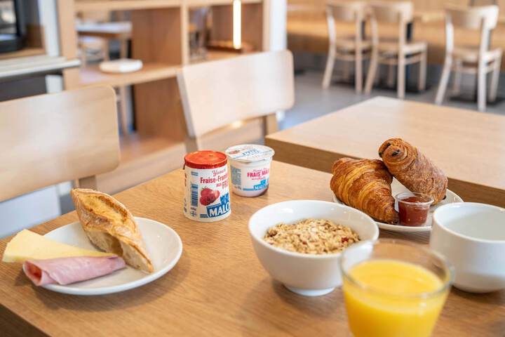 Breakfast buffet