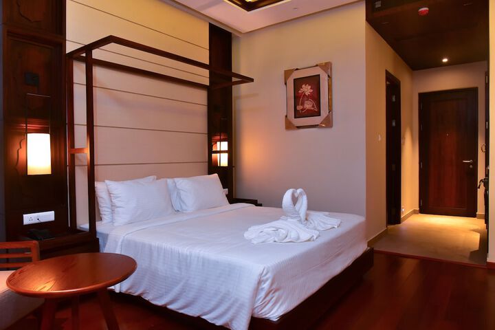 Room 8 of 50
