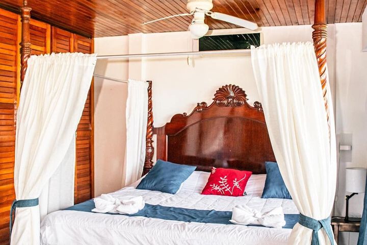 Manuel Antonio Inn