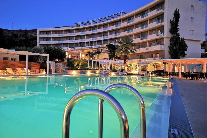 Hotel Pool
