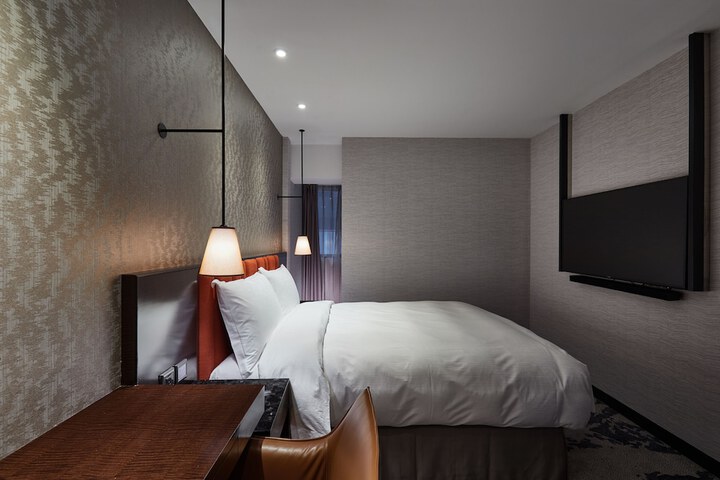 Room 5 of 41