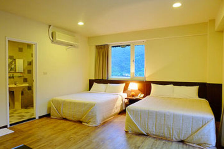 Room 3 of 17