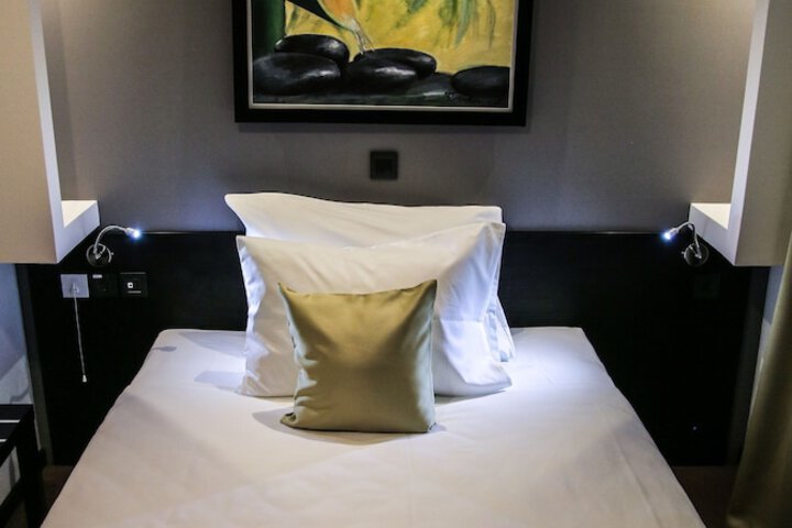 Room 16 of 86