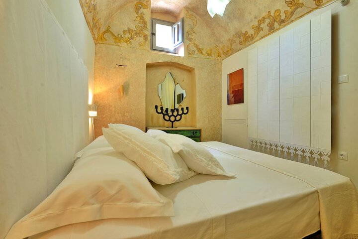Room 16 of 49
