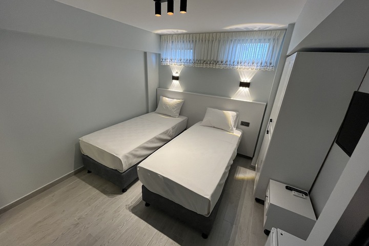 Room 8 of 46