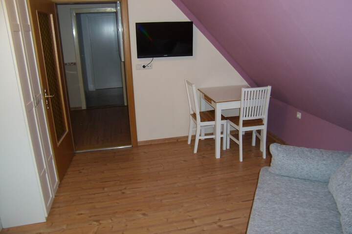 Room 8 of 82