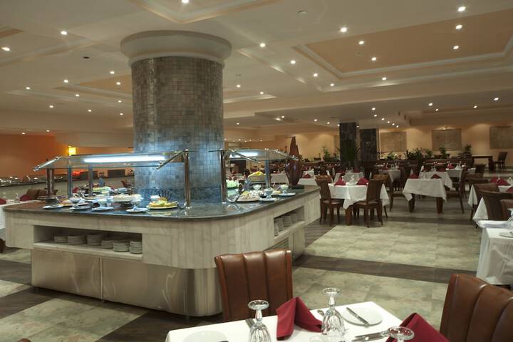 Dining 70 of 92