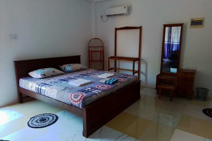 Room 4 of 43