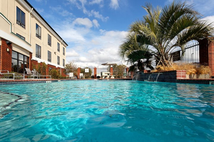 Pool 32 of 66