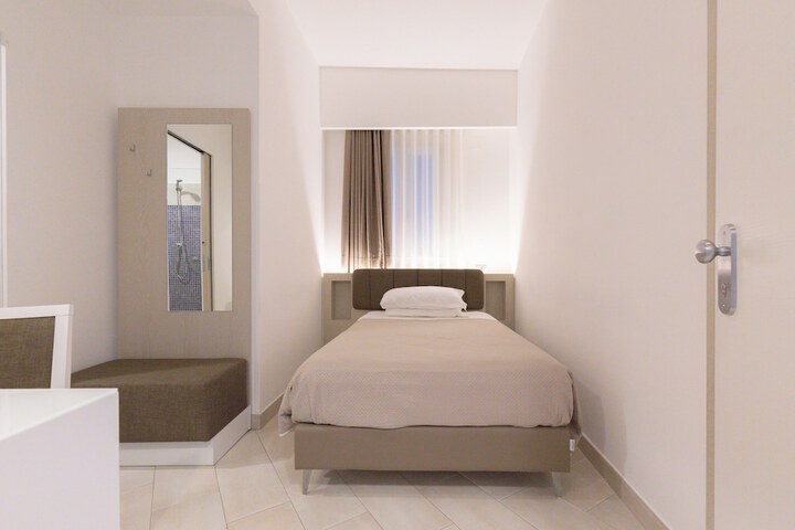 Room 63 of 175