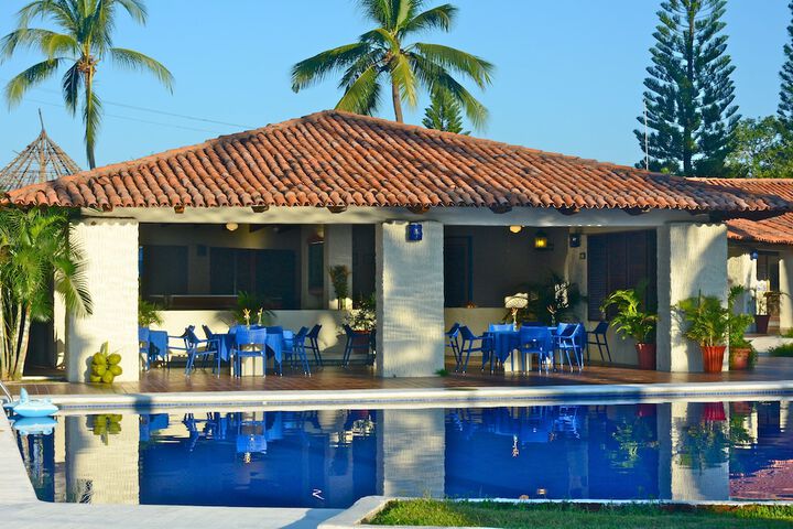 Hotel Pool