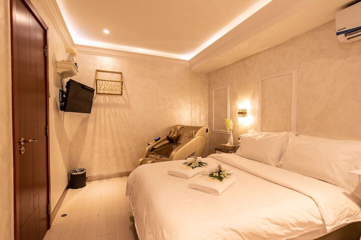 Room 16 of 44
