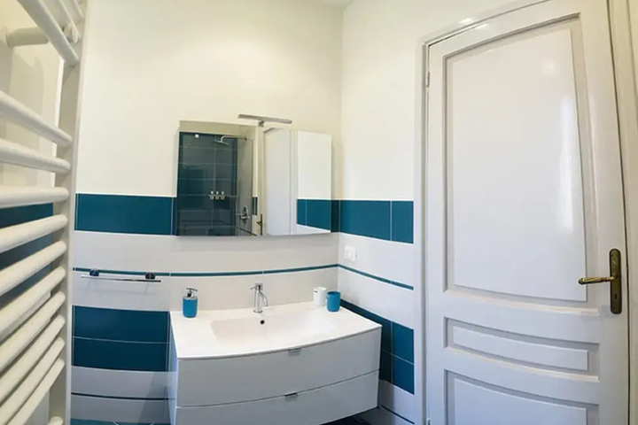 Room 7 of 14