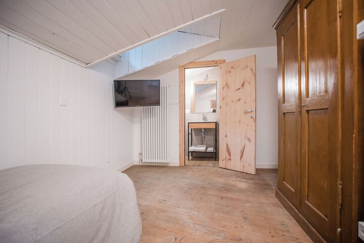Room 29 of 42