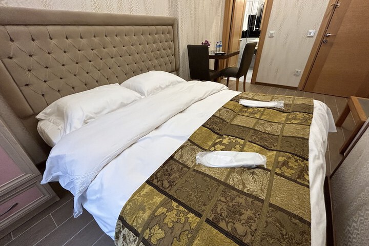 Room 18 of 95