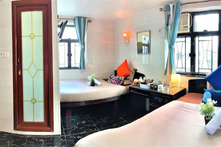 Room 8 of 37