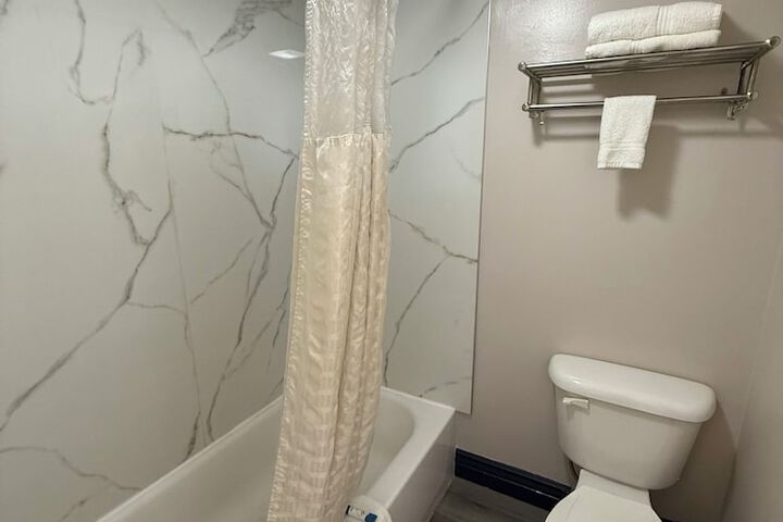 Room 6 of 46