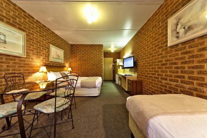 Room 14 of 40