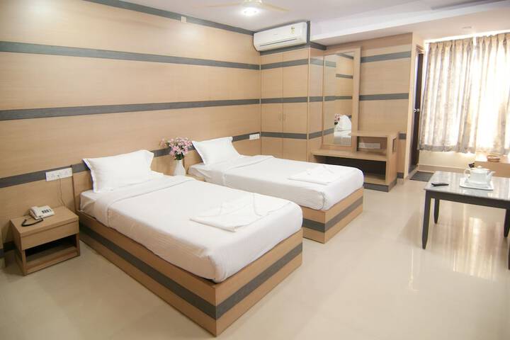 Room 32 of 52