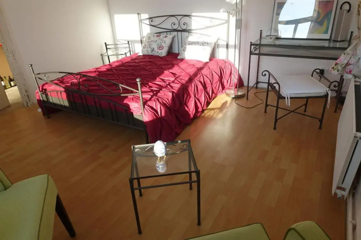 Room 3 of 9